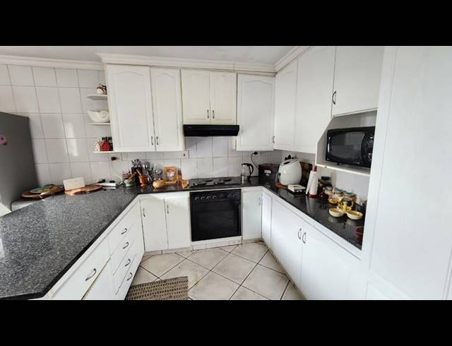 3 BEDROOM TOWNHOUSE FOR SALE IN MULBARTON